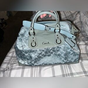 I’m selling this bag because I no longer use it, haven’t used it for awhile now